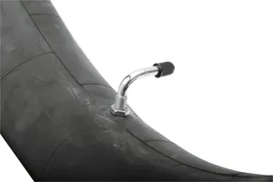 Cámara de aire negra para motocicleta vista lateral