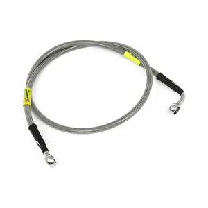 Manguera de freno delantera MCS por Goodridge. Acero inoxidable con recubrimiento transparente