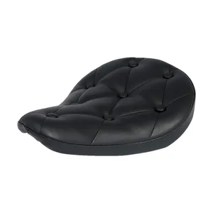 Asiento individual personalizado Fitzz. Negro/remaches. Pequeño. 4 cm de grosor