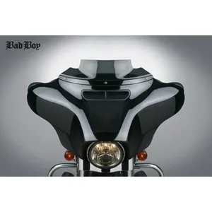 NC, parabrisas Bad Boy™ de 4". Tinte oscuro