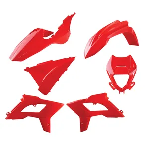 Kit de carrocería Restyling - plásticos restyle RR18-19 rojo