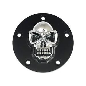 Cubierta de punta con calavera. Negro/cromado