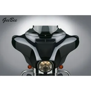 NC, parabrisas Gee Bee™ de 4". Tinte oscuro