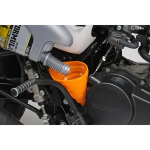 Embudo plegable de silicona color naranja de la marca Daytona