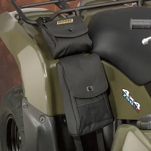 Bolsa de guardabarros Big Horn instalada en motocicleta