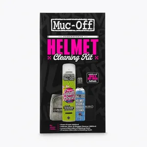 Kit de limpieza para casco de motocicleta sobre fondo blanco