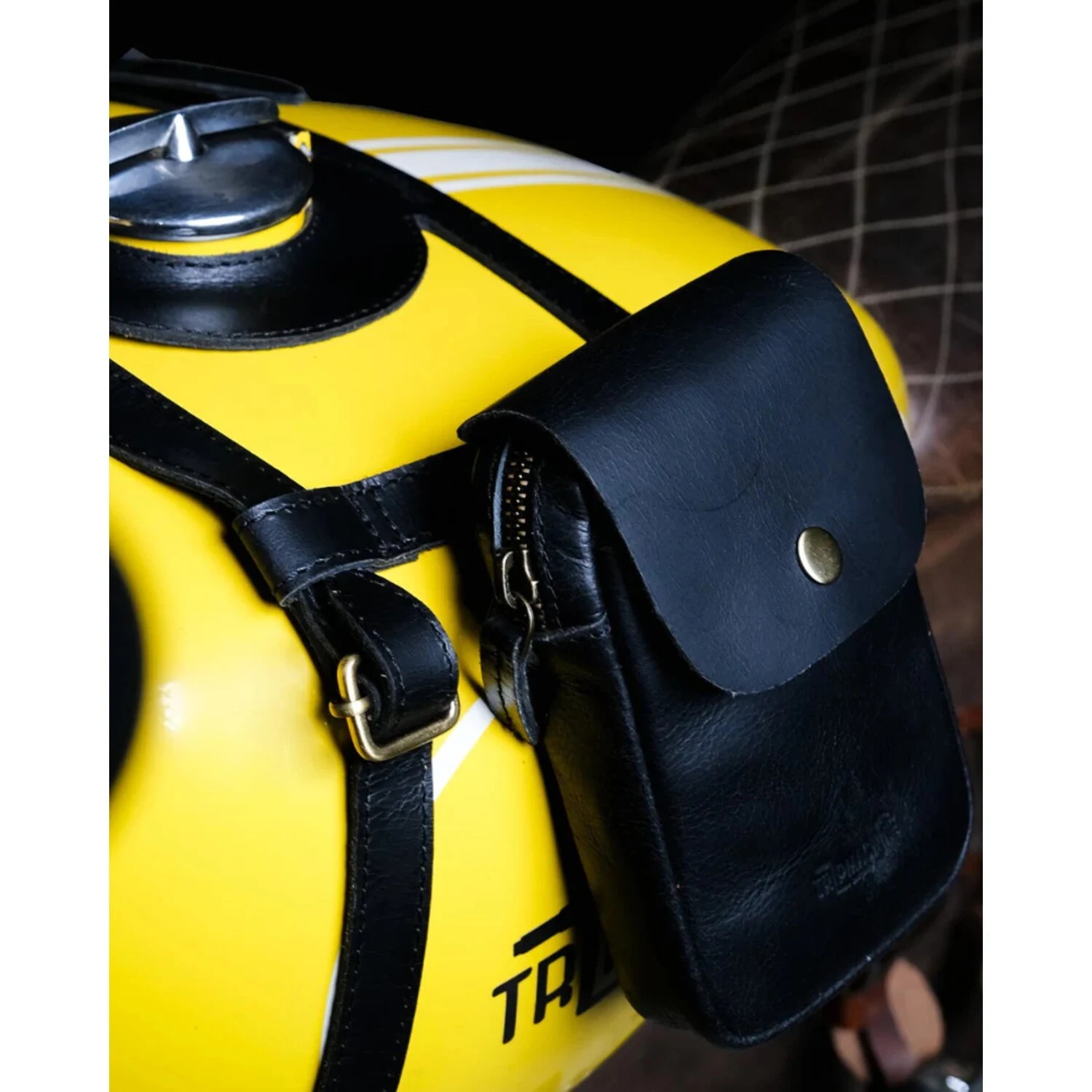 ak-2390-0201-tripmachine-1