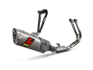 Sistema de escape completo Evolution Line Street instalado en motocicleta