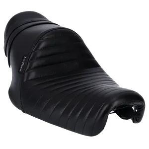 LePera, asiento solo Stubs Cafe. Negro, con pliegues
