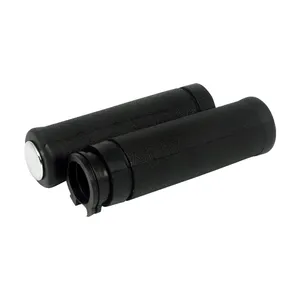Juego de empuñaduras estilo OEM con manguito del acelerador. Negro
