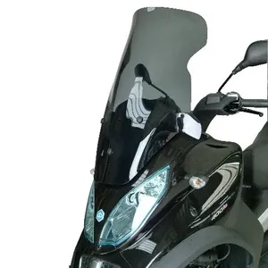 Parabrisas transparente para motocicleta visto desde el frente