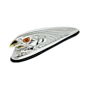 Adorno de guardabarros cabeza de águila, cromo dorado