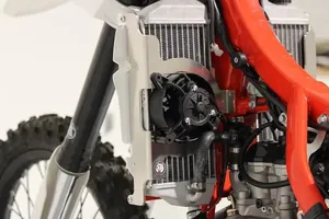 Radiator braces - RR350+ 20-22 red