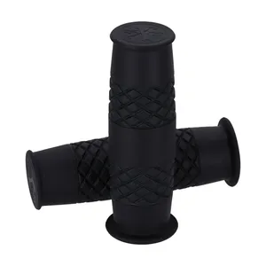 Empuñaduras Outlaw 13 1/2 negras 7/8"