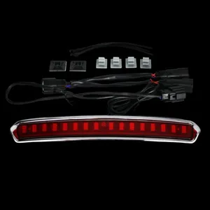 Custom Dynamics, luz para tapa de Tour-Pak®. Cromo, lente roja
