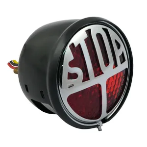 Luz trasera LED de freno. Negra. Lente roja