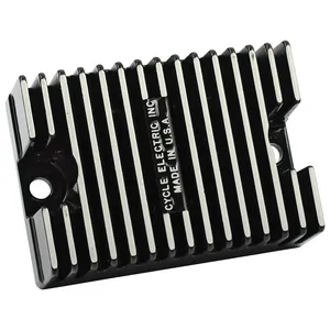 Regulador/rectificador de voltaje Cycle Electric. Negro