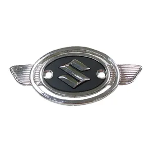 Emblema de depósito de combustible Suzuki, plateado/negro