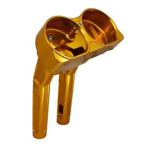Arlen Ness, elevadores Method 10 para Road Glides. Dorado