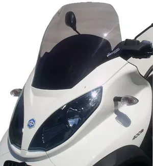 Parabrisas transparente para motocicleta