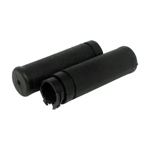 Juego de empuñaduras estilo OEM con manguito del acelerador. Negro