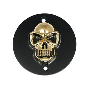 Cubierta de punta con calavera. Negro/dorado