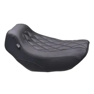 Asiento individual Mustang, Double Diamond Tripper. Hilo negro