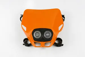 Faro Firefly LED instalado en el manillar de una motocicleta Harley-Davidson