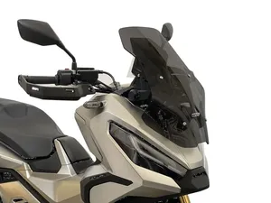 Parabrisas transparente estándar instalado en motocicleta Honda X-ADV 750