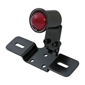 Luz trasera LED estilo clásico, tipo 3. Negro. Lente roja
