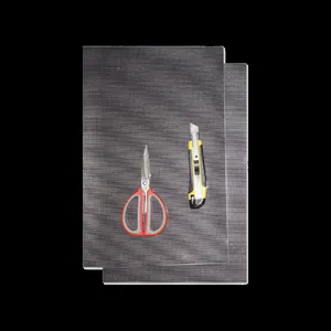 Juego de dos placas de embrague de color negro con material de fricción de carbono
