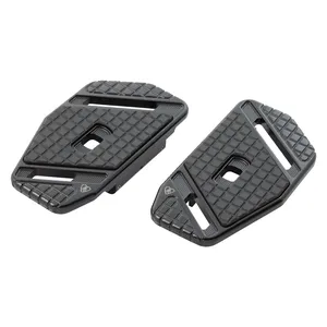 Arlen Ness, estribos traseros SpeedLiner. Todo negro