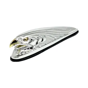 Adorno de guardabarros cabeza de águila, cromo dorado
