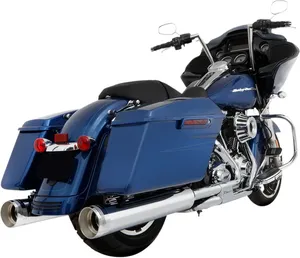 Par de silenciadores slip-on de 4,5 pulgadas instalados en motocicleta Harley Touring