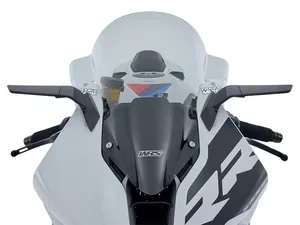 Cúpula Race High transparente instalada en BMW S1000RR